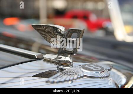 Décoration de capot sur une Bentley Banque D'Images