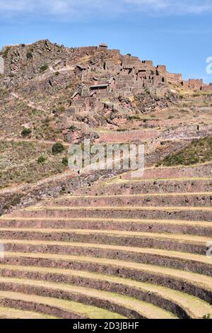 Terrasses agricoles au site historique Pisaq Pisac Incan Banque D'Images