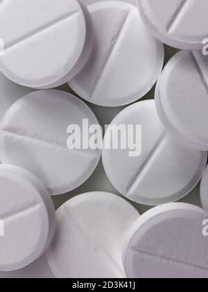 Vue du dessus Pills ou comprimés blancs gros plan Banque D'Images