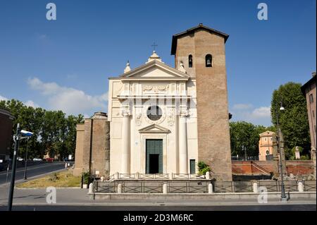 Italie, Rome, église de San Nicola à Carcere, façade de Giacomo della Porta Banque D'Images