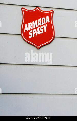 Un panneau pour Armada Spasy, l'Armée du Salut tchèque, sur leur église à Margate, Kent. Banque D'Images