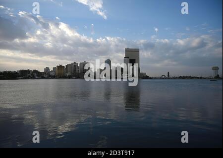 Belle vue de paysage terrestre de la ville de Jeddah sous un ciel clair Banque D'Images