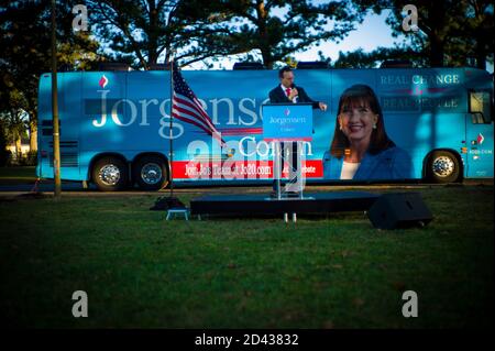 Newport News, Virginie, États-Unis. 8 octobre 2020. Le candidat du vice-président libertaire JEREMY 'PIKE' COHEN prend la parole lors d'un rassemblement de campagne à Huntington Park à Newport News, Virginie, le 8 octobre 2020. Cohen est le colistier du Dr. JO Jorgensen pour le Président des États-Unis sur le billet Libertarien. Crédit : John C. Clark/ZUMA Wire/Alay Live News Banque D'Images