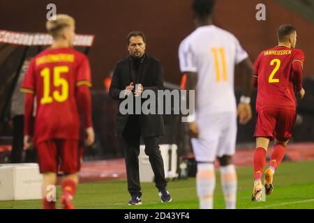 Bruxelles, Belgique. 8 octobre 2020. Patrice Beaumelle (2e L), entraîneur-chef de la Côte d'Ivoire, réagit lors d'un match amical entre la Belgique et la Côte d'Ivoire au stade du Roi Baudouin à Bruxelles, Belgique, le 8 octobre 2020. Credit: Zheng Huansong/Xinhua/Alay Live News Banque D'Images