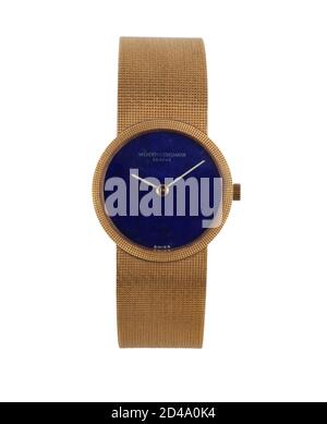 MANILLE, PHILIPPINES - 08 octobre 2020 : montre de luxe isolée sur fond blanc. Avec masque. Montre or. Montre hommes et femmes. Banque D'Images