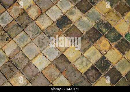 Carreaux de céramique médiévale dans les ruines de Byland Abbaye cistercienne, Ryedale, North Yorkshire, Angleterre Banque D'Images