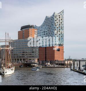 L'Elbphilharmonie est une salle de concert située dans le quartier HafenCity de Hambourg, en Allemagne, sur une péninsule de l'Elbe. Surnommé Elphi. Banque D'Images