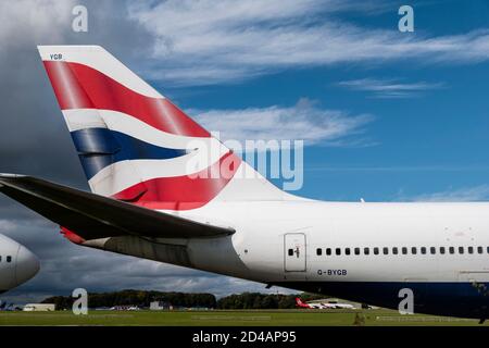 British Airways a retiré toute sa flotte de 747. Le jumbo sera démonté pour pièces de rechange à l'aéroport Cotswold de Gloucestershire. Banque D'Images