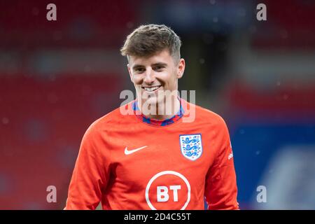 Londres, Angleterre, Royaume-Uni. 8 octobre 2020. Mason Mount of England se réchauffe devant le match international amical entre l'Angleterre et le pays de Galles au stade Wembley. Crédit : Mark Hawkins/Alay Live News Banque D'Images