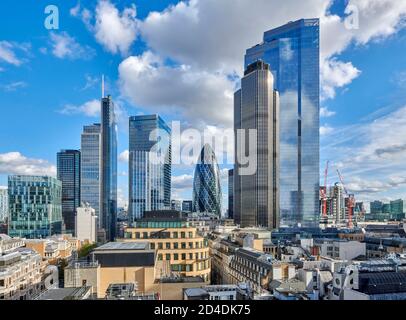 Ville de Londres Skyline en direction de Bishopsgate Street, Londres, Royaume-Uni Banque D'Images