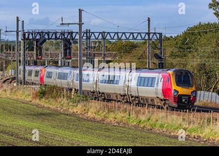 Avanti West Coast Voyager diesel train à Winwick sur la West COST main Line. Super Voyager. Banque D'Images