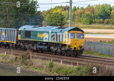 Classe 66 la locomotive électrique diesel freightliner porte le nom de Hope Valley. Banque D'Images