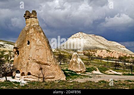 Maison de cheminée de fées dans la vallée de Monk, Cappadoce, Turquie Banque D'Images