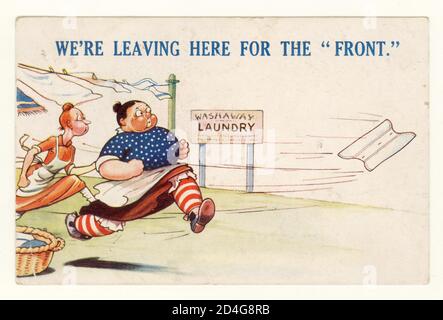Carte postale originale de la bande dessinée de l'époque de la première Guerre mondiale des femmes libérées qui se portent volontaires à l'avant, laissant la lessive et les corsets derrière elles. Publié le 10 août 1915, Royaume-Uni Banque D'Images