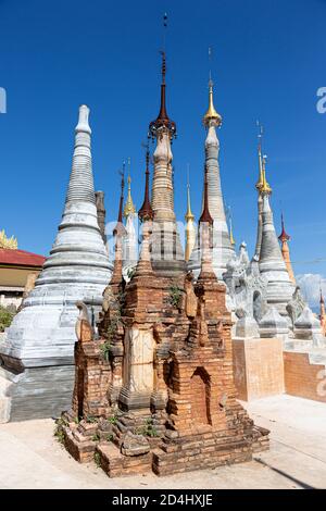 Pagode Shwe Inndein en Birmanie Banque D'Images