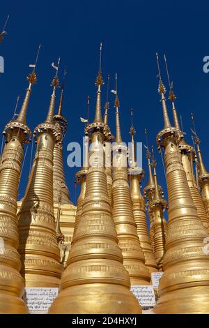 Pagode Shwe Inndein en Birmanie Banque D'Images