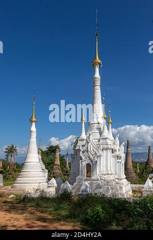 Pagode Shwe Inndein en Birmanie Banque D'Images