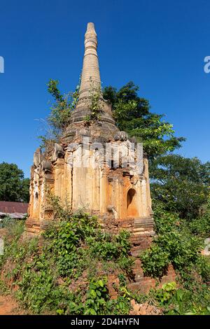 Pagode Shwe Inndein en Birmanie Banque D'Images