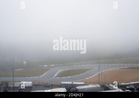 Nurburg, Allemagne, Italie. 09e Oct 2020. La piste, piste, sous le brouillard et la pluie, pluie, illustration pendant la Formule 1 Aramco Grosser Pris Der Eifel 2020, Grand Prix Eifel, du 9 au 11 octobre 2020 sur le N Credit: LM/DPPI/Antonin Vincent/Alay Live News Banque D'Images