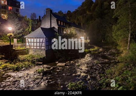 Maison à colombages sur le Rur à Monschau Banque D'Images