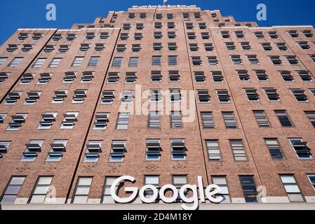 Le bâtiment Google, situé au 111 Eighth Avenue, est la maison des bureaux Google à New York. Banque D'Images