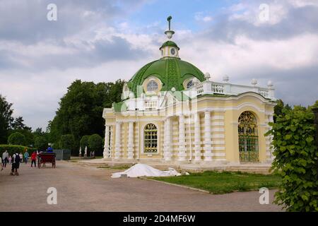 Moscou, Russie - 26 mai 2019. Pavillon 'Grotto' dans le parc de Kuskovo. Un des pavillons du domaine Sheremetev. Construit en 1756-1761 sous la leade Banque D'Images