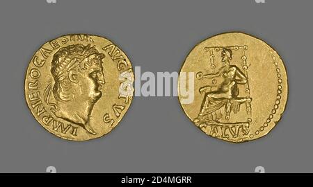 Des portraits de personnes importantes apparaissent dans la monnaie locale partout dans le monde. La même chose était vraie dans la Rome antique qui a commencé à produire sa première monnaie à la fin du 4ème siècle avant J.-C. Les pièces de monnaie anciennes dépeignaient souvent les têtes des dieux et des déesses sur le devant, tandis que le dos dépeignait les symboles des ressources naturelles des animaux et les références aux événements historiques. Ce n’est qu’en 44 av. J.-C. que le portrait d’un personnage vivant – Julius Caesarâ€”est apparu sur les pièces de monnaie. Par la suite, les portraits de dirigeants ou d'autres membres de la famille impériale sont devenus le sujet standard des pièces de monnaie dans l'ensemble de l'EMPI romain Banque D'Images