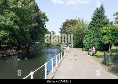 The Grove Garden, Carshalton Ponds, Carshalton, London Borough of Sutton, Greater London, Angleterre, Royaume-Uni Banque D'Images