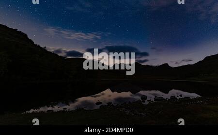 Une vue panoramique nocturne de la Plough sur Blea Tarn Dans le district de English Lake Banque D'Images