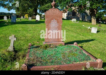 Pierre de tête, pierre tombale sur la tombe de George Akerman Hooton et Sarah Jane Hooton. Dans la mémoire aimante Banque D'Images