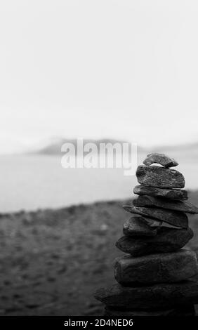 Pile de pierres près du lac Pangong, Ladakh, Inde Banque D'Images