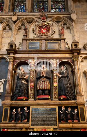 Royaume-Uni, Angleterre, Yorkshire, York Minster, East End, ornately décoré 1611 Sir William Gee Memorial, une phrase envoyée des morts Banque D'Images