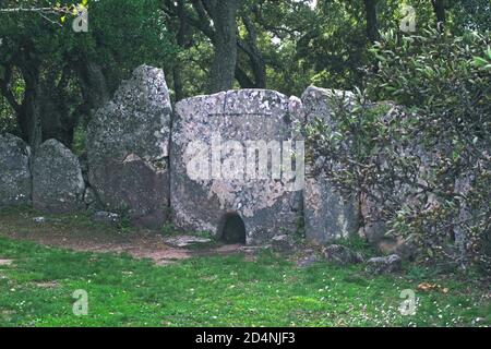 La tombe des géants de Pascaredda à Calangianus, Sardaigne, Italie Banque D'Images