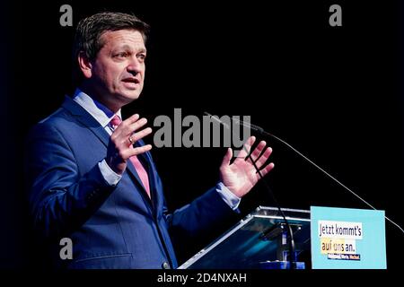 10 octobre 2020, Rhénanie-Palatinat, Ludwigshafen: Christian Baldauf, vice-président de l'État et premier candidat de la CDU de Rhénanie-Palatinat pour les élections de l'État de 2021, s'exprime à la conférence du parti d'État de la CDU de Rhénanie-Palatinat dans la Friedrich-Ebert-Halle. La liste des candidats aux élections de mars 2021 figure au programme de la conférence du parti. Photo: Uwe Anspach/dpa Banque D'Images