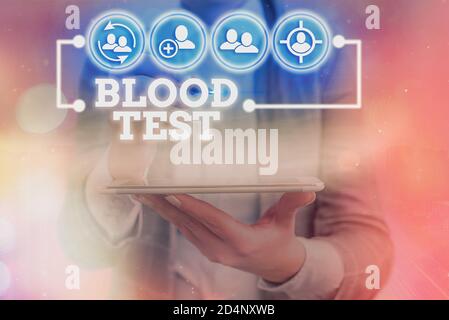 Note d'écriture indiquant le test sanguin. Concept commercial pour l'extraction d'un échantillon de sang d'un organisme pour effectuer une analyse en laboratoire technologie numérique de l'information Banque D'Images
