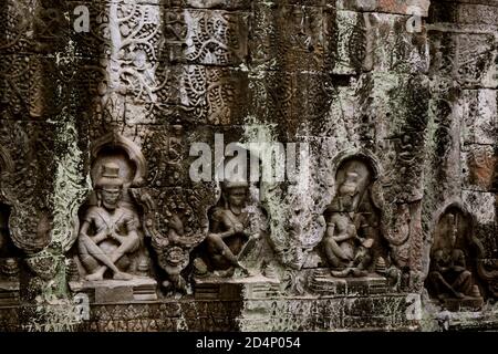 Sculptures en pierre et piliers d'Ankor Wat temples Banque D'Images