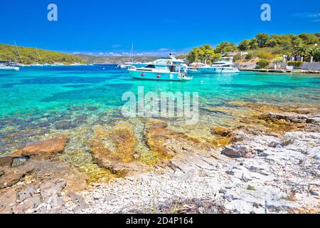 Pakleni Otoci Archipel plage turquoise et baie de plaisance vue panoramique, région de Dalmatie en Croatie Banque D'Images