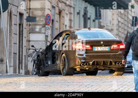 L'acteur Tom Cruise dans les rues du centre historique, pendant le tournage du nouveau film d'action 'la mission impossible 7'. (Photo de Gennaro Leonardi/Pacific Press) Banque D'Images