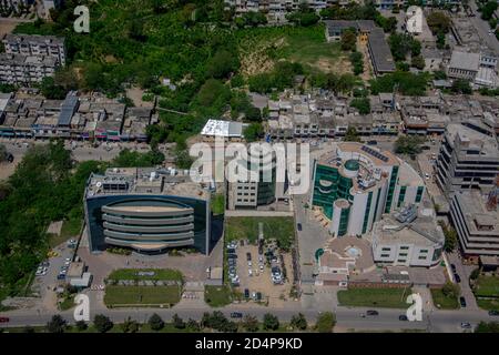 Une vue aérienne de la mosquée et des monuments de faisal à Islamabad, la capitale du Pakistan Banque D'Images