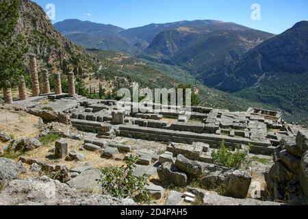 L'ancien temple grec d'Apollon à Delphes, où se trouvait le célèbre oracle. Banque D'Images