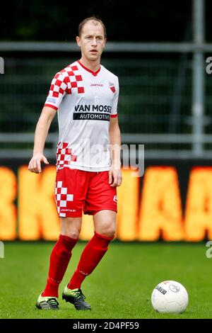 Rijnsburg, pays-Bas. 10 octobre 2020. RIJNSBURG, 10-10-2020, Sportpark Middelmour, Dutch Tweede Divie saison de football 2020/2021 Rijnburgse Boys vs Kozakken Boys. Capitaine de Rijnsburg Bram Ros crédit: Pro Shots/Alamy Live News Banque D'Images