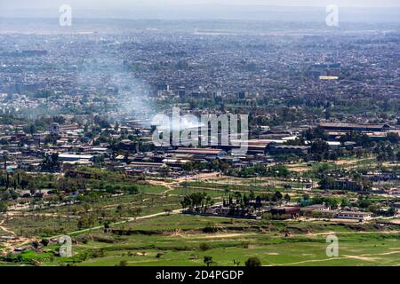 Une vue aérienne de la mosquée et des monuments de faisal à Islamabad, la capitale du Pakistan Banque D'Images