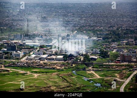 Une vue aérienne de la mosquée et des monuments de faisal à Islamabad, la capitale du Pakistan Banque D'Images