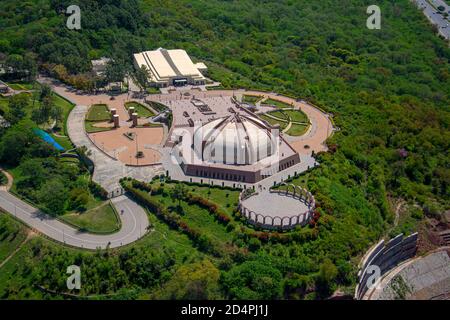 Une vue aérienne de la mosquée et des monuments de faisal à Islamabad, la capitale du Pakistan Banque D'Images