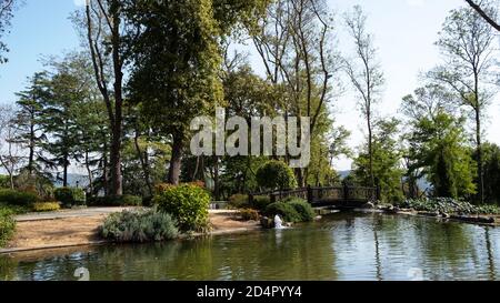 Emirgan Park le plus grand parc d'Istanbul. La vue de l'automne dans le parc Emirgan, İstanbul. Banque D'Images