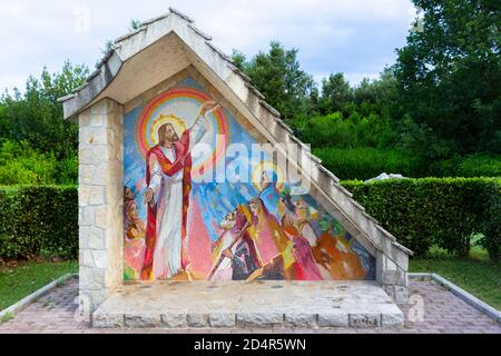 Medjugorje, BiH. 2016/6/5. Mosaïque de la Proclamation du Royaume de Dieu et de l'appel à la conversion comme troisième mystère lumineux du Rosaire. Banque D'Images