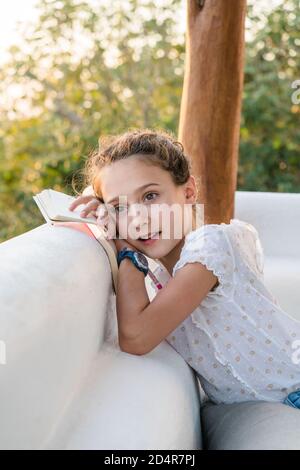 fille de 11 ans . Banque D'Images