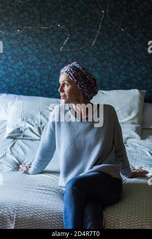 Femme subissant une chimiothérapie. Banque D'Images