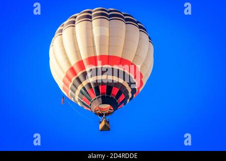 Ballons d'air chaud survolant Oklahoma City Banque D'Images