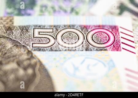 Macro photo de la face avant d'un rare billet polonais PLN 500, gros plan sur les inscriptions. Banque D'Images